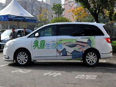 滨海户外车贴喷绘如何保持效果?